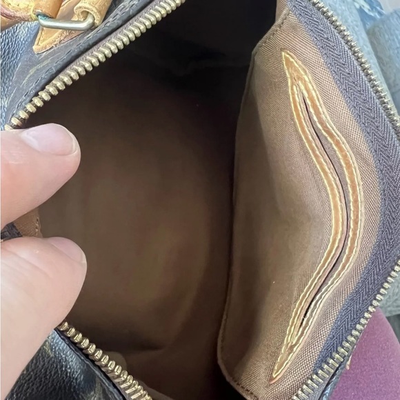 Louis Vuitton Vintage Handbag - Picture 8 of 10